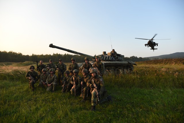12th CAB Apaches support Ample Strike 16 in Czech