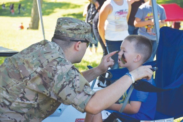 Soldiers of the 1st Infantry Division spent a full day interacting with guests at the 2016 Fall Apple Day Festival at Fort Riley, Kansas, Sept. 10.