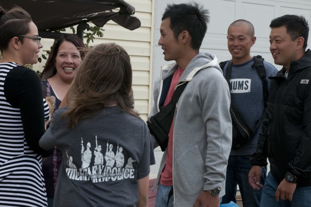Washington family offers taste of America to Japanese service members