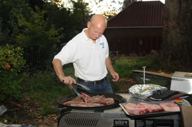 Yakima family hosts Japanese service members