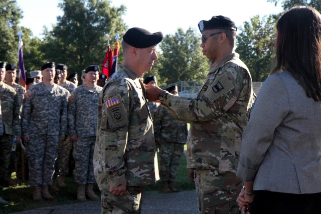 100th Training Division (OS) bids farewell to its commander and welcomes a new one