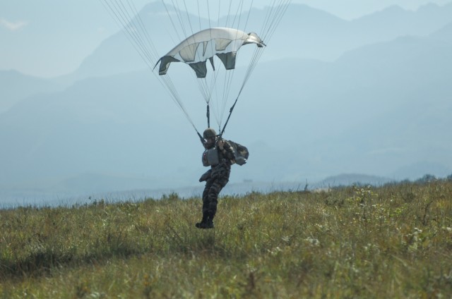 French paratroopers from the 35e RAP perform an airborne operation with Sky Soldiers