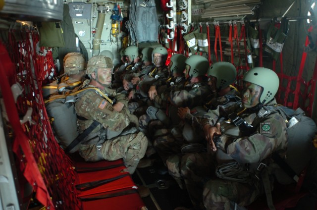 French paratroopers from the 35e RAP perform an airborne operation with Sky Soldiers