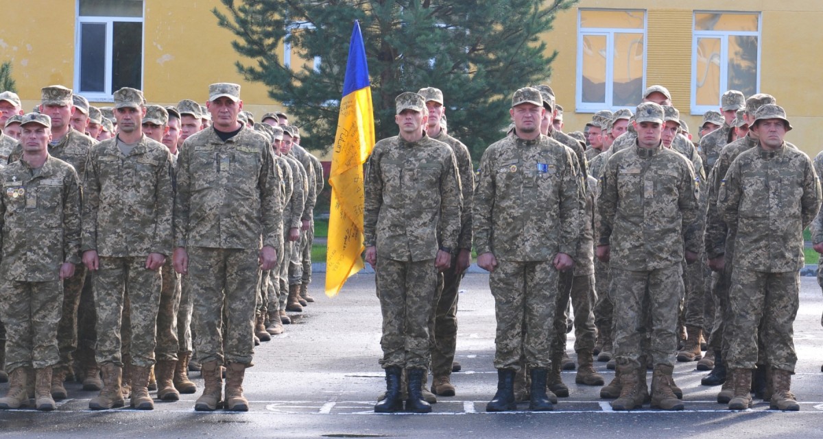 Ukrainian Soldiers complete training at JMTG-U | Article | The United ...