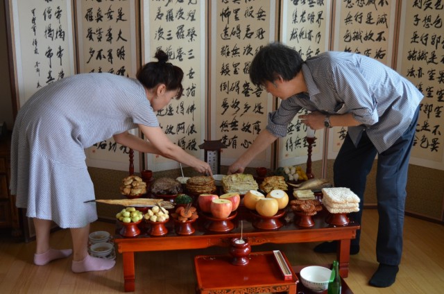 Iron Horse Soldier visits family, celebrates Chuseok in homeland