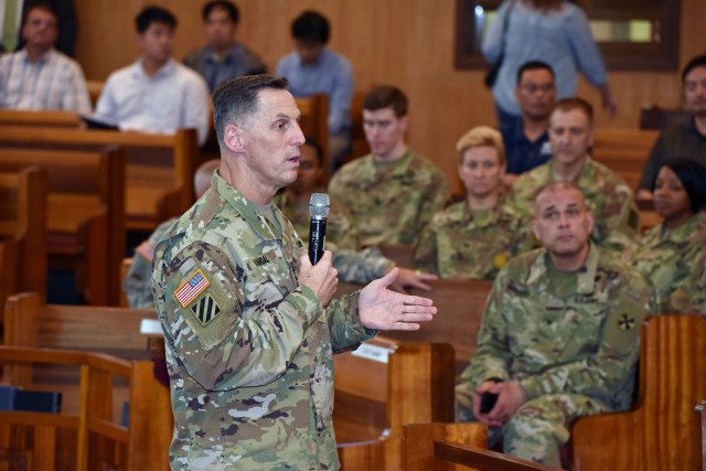 Eighth Army Town Hall Highlights Need for Transparency during Relocation