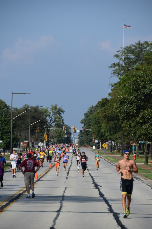 Rock Island Arsenal employees, volunteers support Quad Cities Marathon