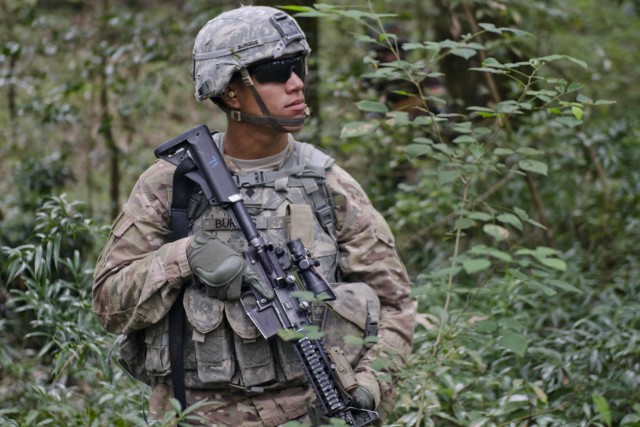 Soldiers from 5-20th Inf. Reg. conduct IED training with Indian counterparts
