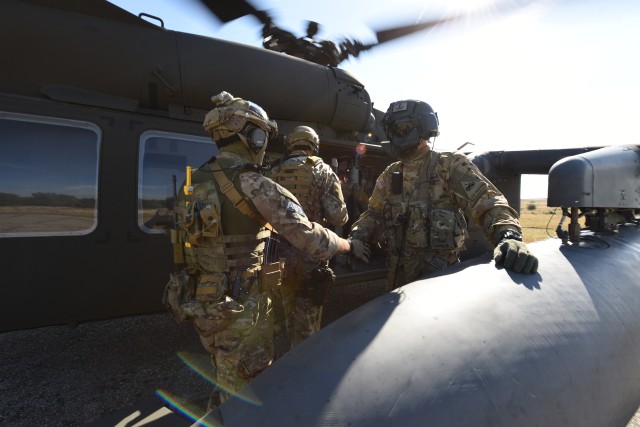 1AD Black Hawks train with SOF in Hungary