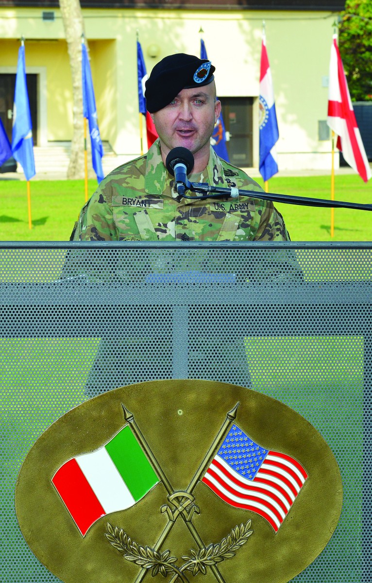 Garrison Italy welcomes incoming leader | Article | The United States Army