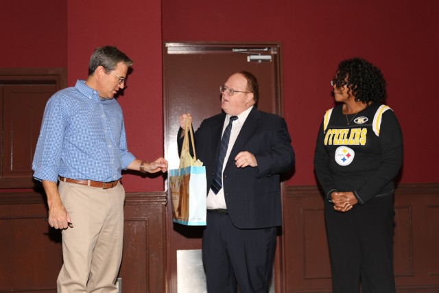 Speaker inspires parents, couples, teens with 'Screamfree' seminar