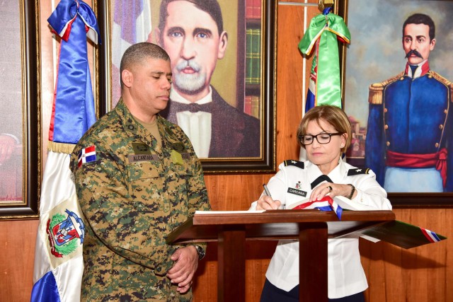 Puerto Rico's adjutant general visits Dominican Republic under State Partnership Program