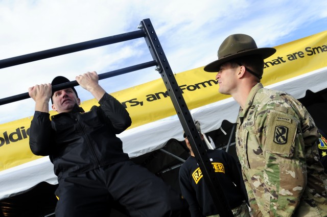 Soldiers dominate 2016 Army Ten-Miler