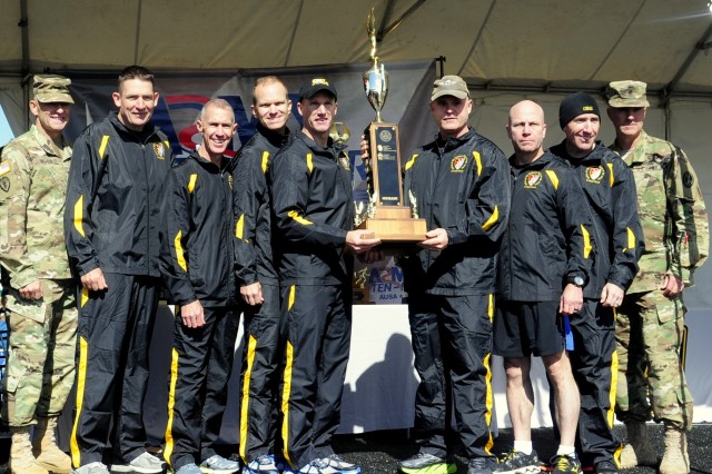 Soldiers dominate 2016 Army Ten-Miler