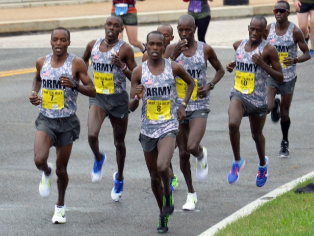 Soldiers dominate 2016 Army Ten-Miler