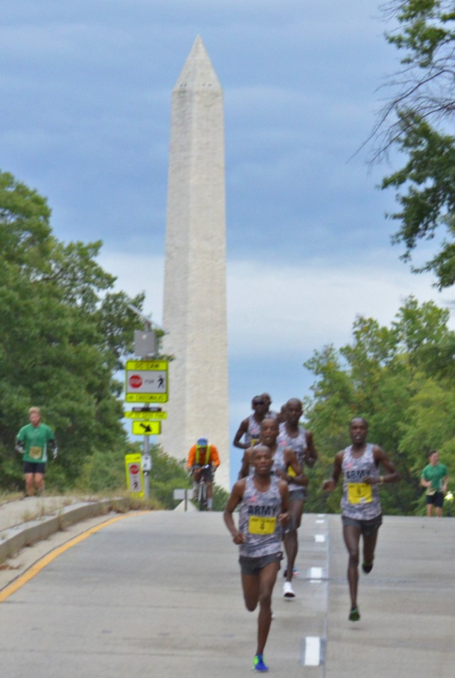 Soldiers dominate 2016 Army Ten-Miler