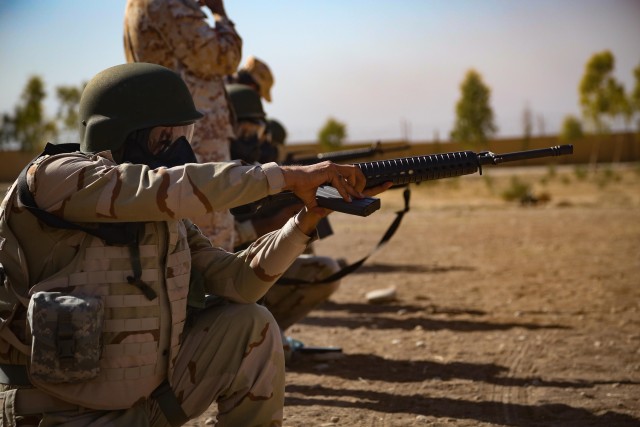 Peshmerga soldiers learn CBRN defense
