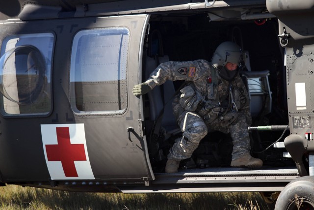 South Dakota Army Guard flight crews hone life-saving skills
