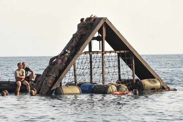 Task Force Hurricane Soldiers Complete French Desert Survival Course