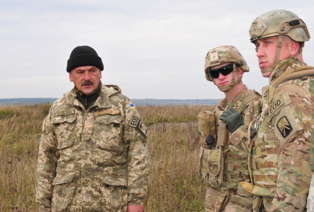 720th Ordnance Company (EOD) work with Ukrainian sappers at the IPSC