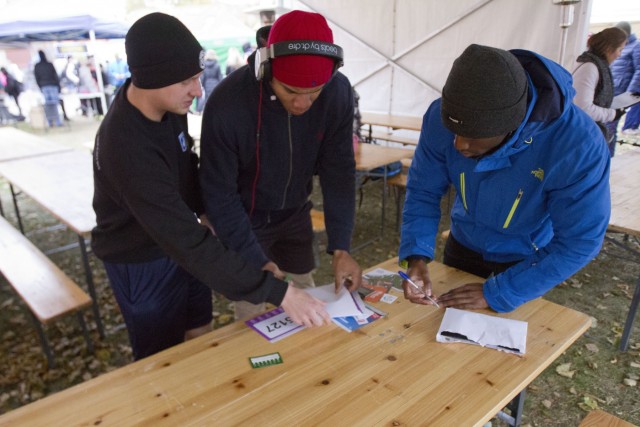 Paratroopers complete the Castle Mound trail run