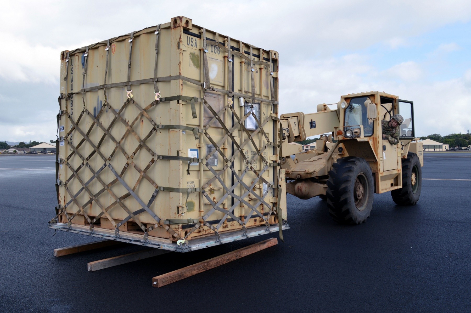 TF Raider boards C-17 for Lightning Forge | Article | The United States ...