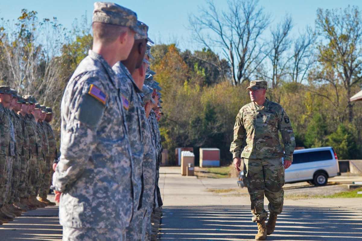 Tennessee and Kentucky National Guard Soldiers don 101st Airborne ...