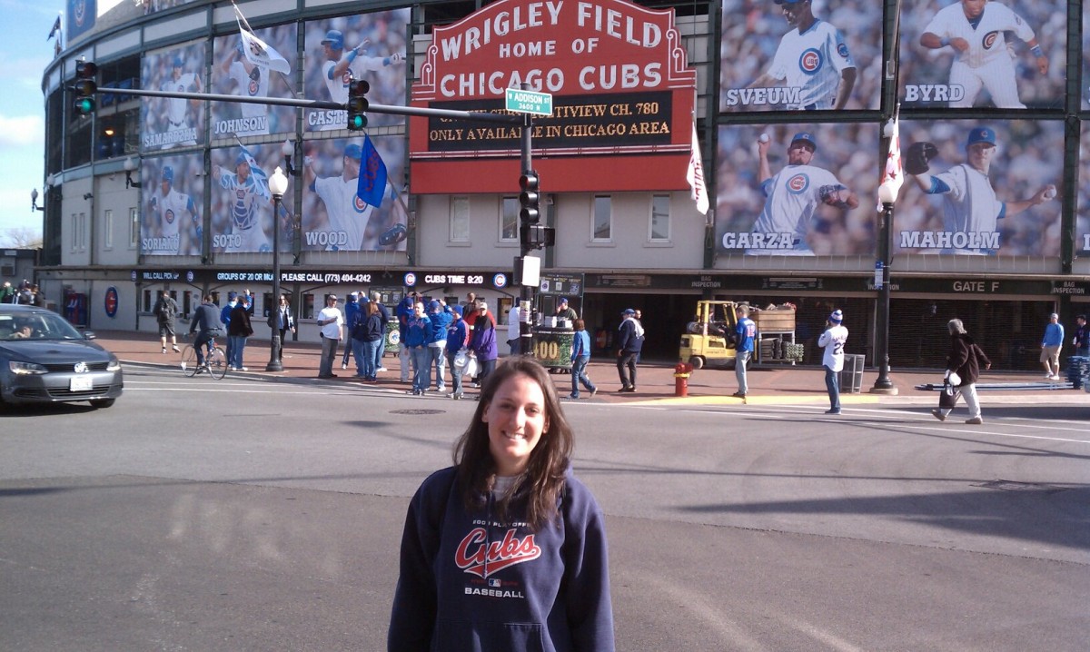 FBI Warns Jubilant Chicago Cubs Fans About Counterfeit Championship Gear -  WSJ