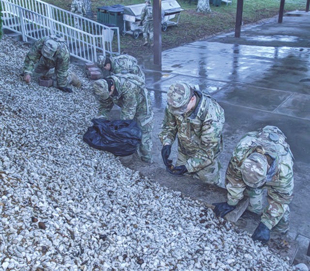 'Make a Difference Day' &mdash; Volunteers help beautify Fort Leonard Wood