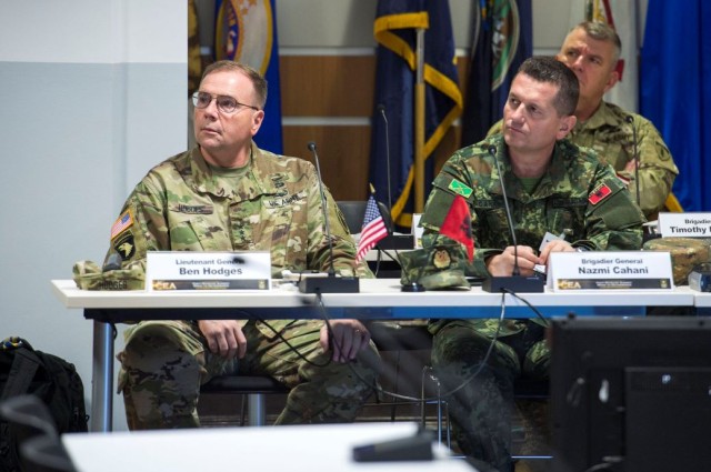 Senior land forces commanders discuss opportunities, challenges within Europe 