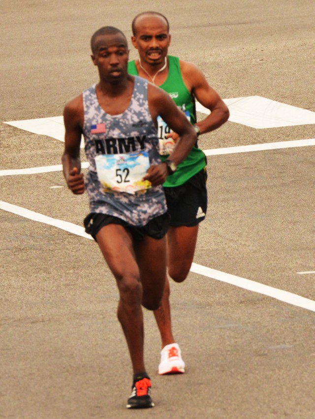 Soldier wins Marine Corps Marathon by wide margin