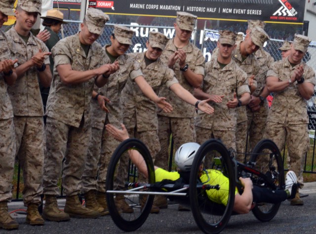 Soldier wins Marine Corps Marathon by wide margin