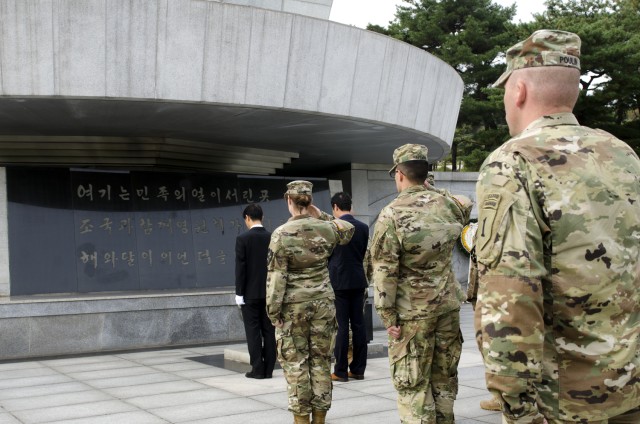 'Devil' Soldiers Experience Korean History and Culture