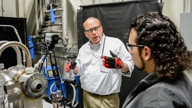 Army researchers search for technology solutions to defeat sand