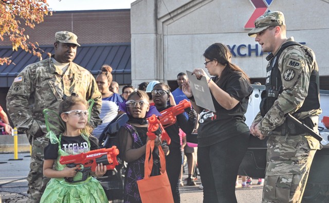 Kids chase zombies, connect with DES at Fort Leonard Wood