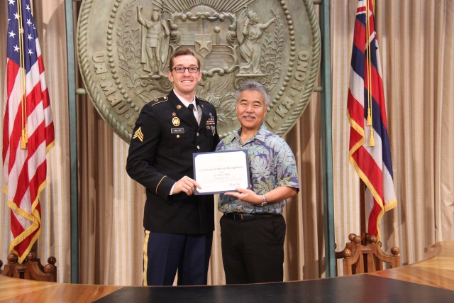2016 U.S. Army Soldier of the Year Sgt. Robert Miller recognized by Hawaii Governor David Ige