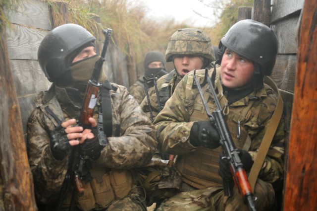 3rd ID Soldiers teach trench clearing to Ukrainian Soldiers