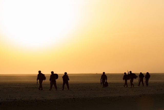 US Infantry Soldiers Assault Through the Desert: Live Fire Exercise