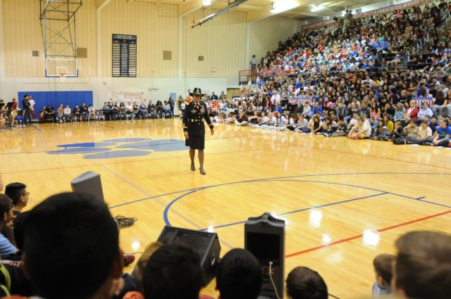 Regimental Engineer Squadron visits middle school