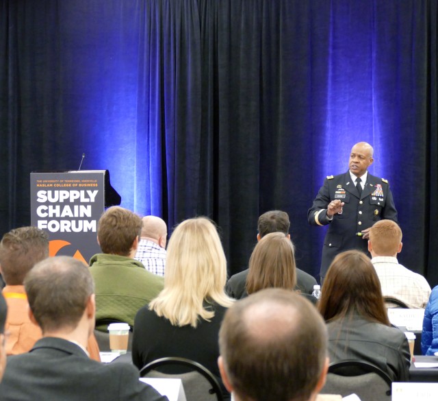 Wyche inspires rising execs at UT Supply Chain Forum