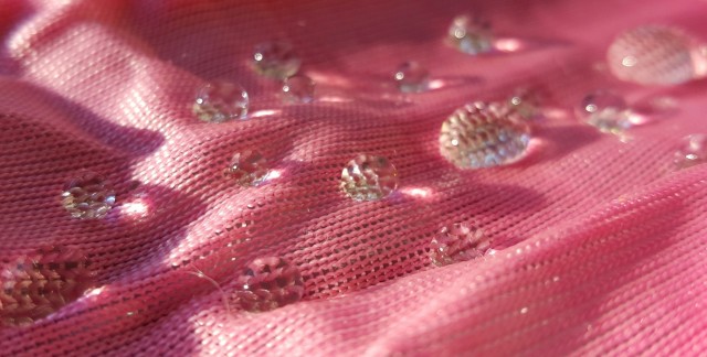 Super non-wetting fibers