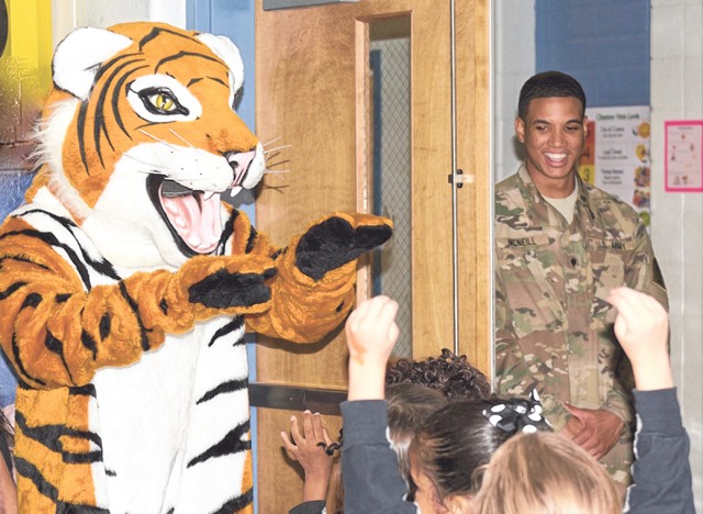 Partners in Education connects Fort Leonard Wood Soldiers, students