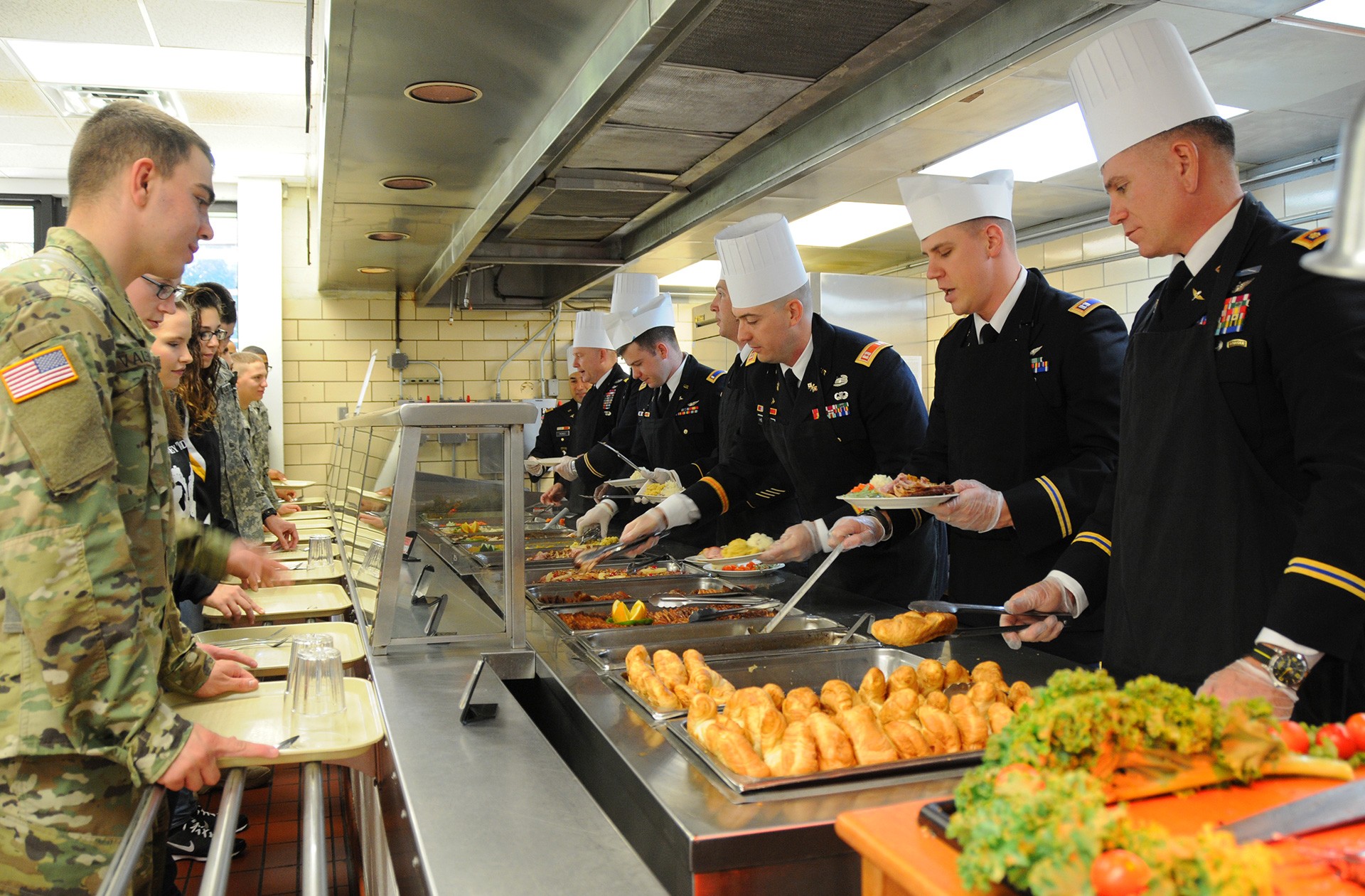 Talking Turkey: Post Serves Up A Variety Of Thanksgiving Activities |  Article | The United States Army