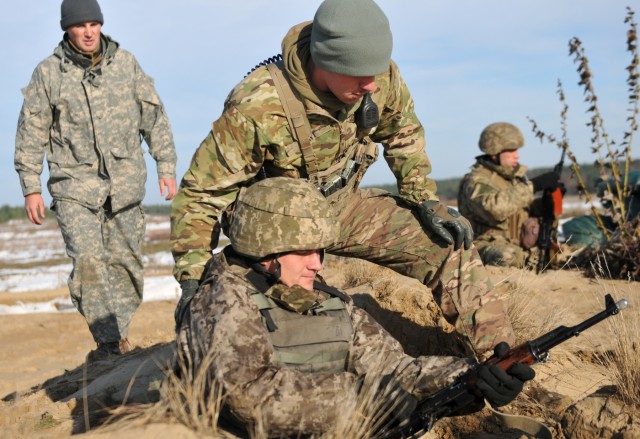 3rd ID teaches suppressive fire to Ukrainian Soldiers