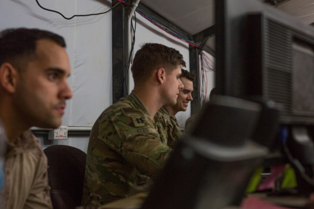 Special Marine Ground Task Force, U.S. Army advise Iraqi security forces in push towards Mosul