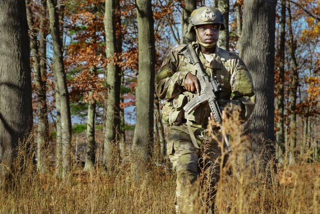 Soldiers, researchers delve into prototype uniforms during German exercise