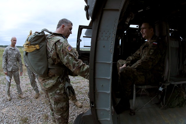 Friends and neighbors: PSYOP CSM hosts Polish PSYOP leader to build partnership, friendship