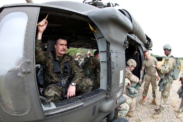 Friends and neighbors: PSYOP CSM hosts Polish PSYOP leader to build partnership, friendship