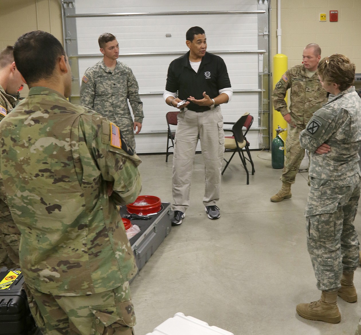 medics-train-to-train-soldiers-with-modern-medical-simulators