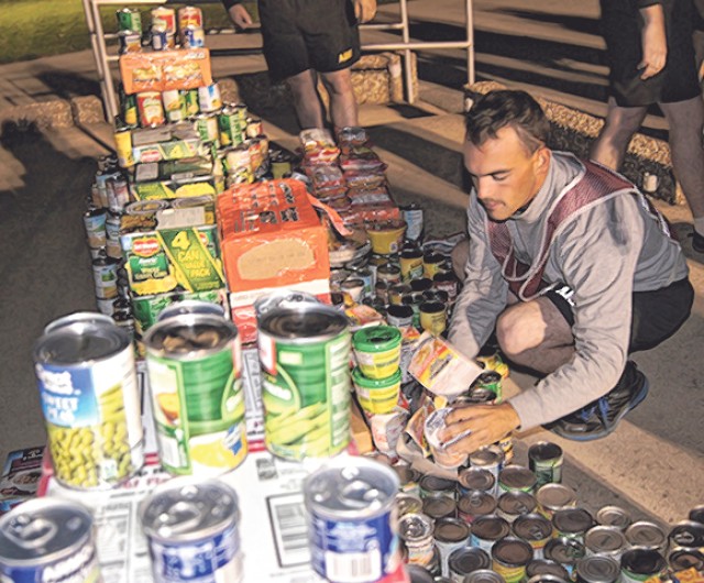Fort Leonard Wood's 1st Engr. Bde. holds holiday run, food drive